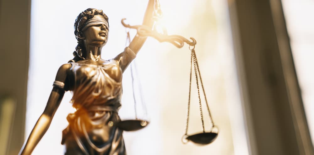 Close-up of Lady Justice, used by an attorney to discuss filing deadlines and the statute of limitations for a Kentucky medical negligence claim.